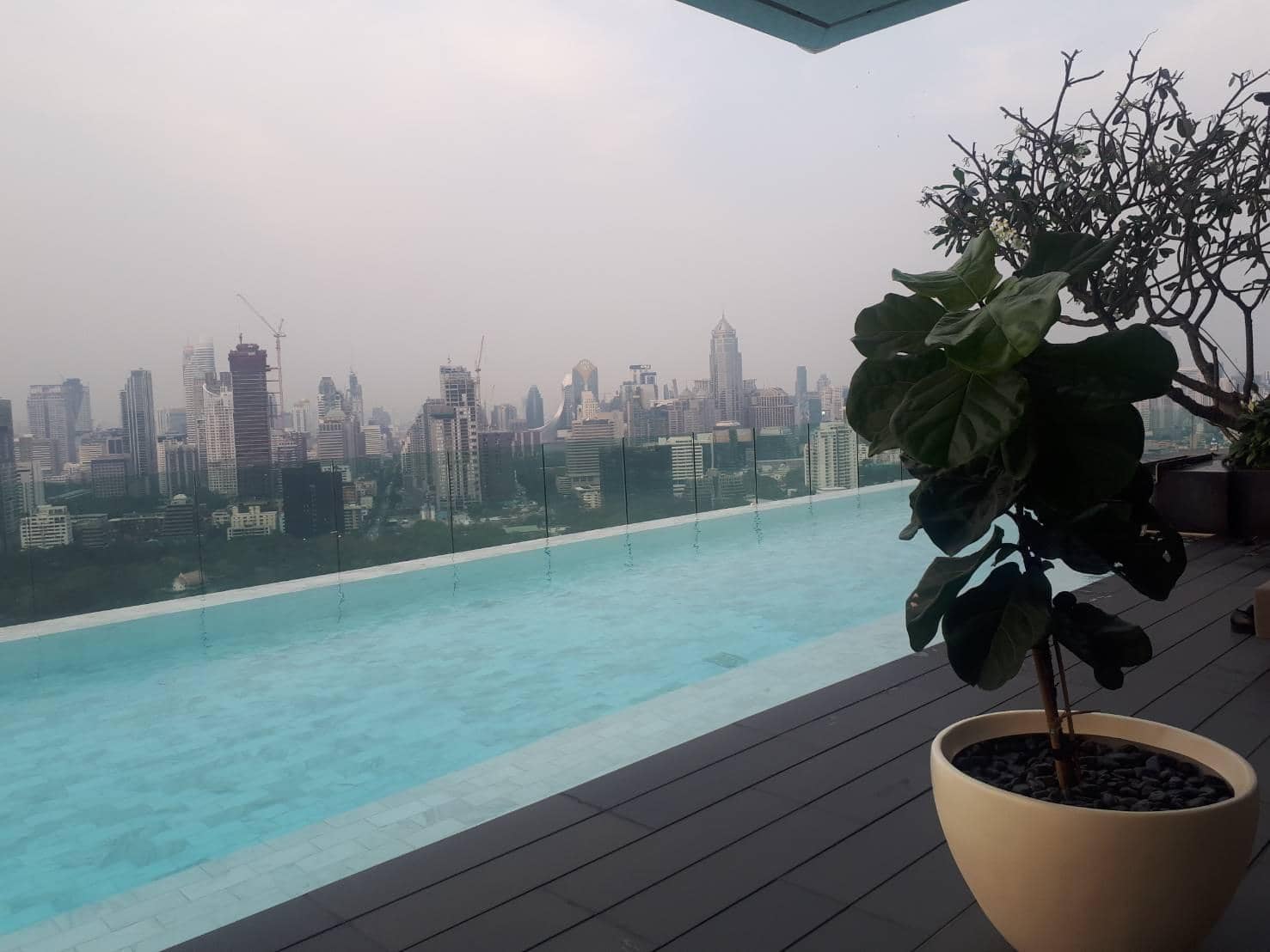 Saladaeng One, pool published on the PropertyScout card