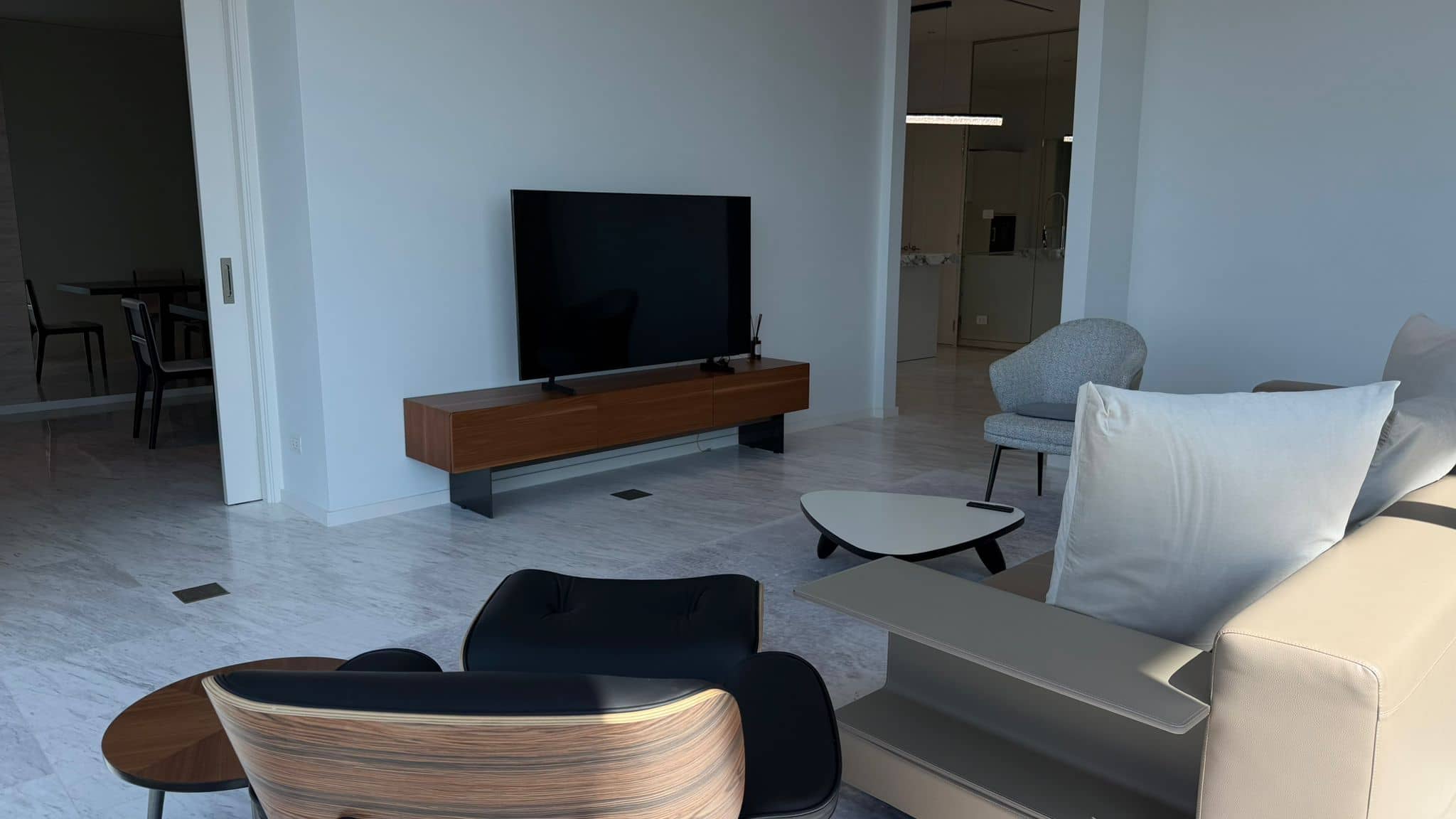 Four Seasons Private Residences Bangkok, unit published on the PropertyScout card