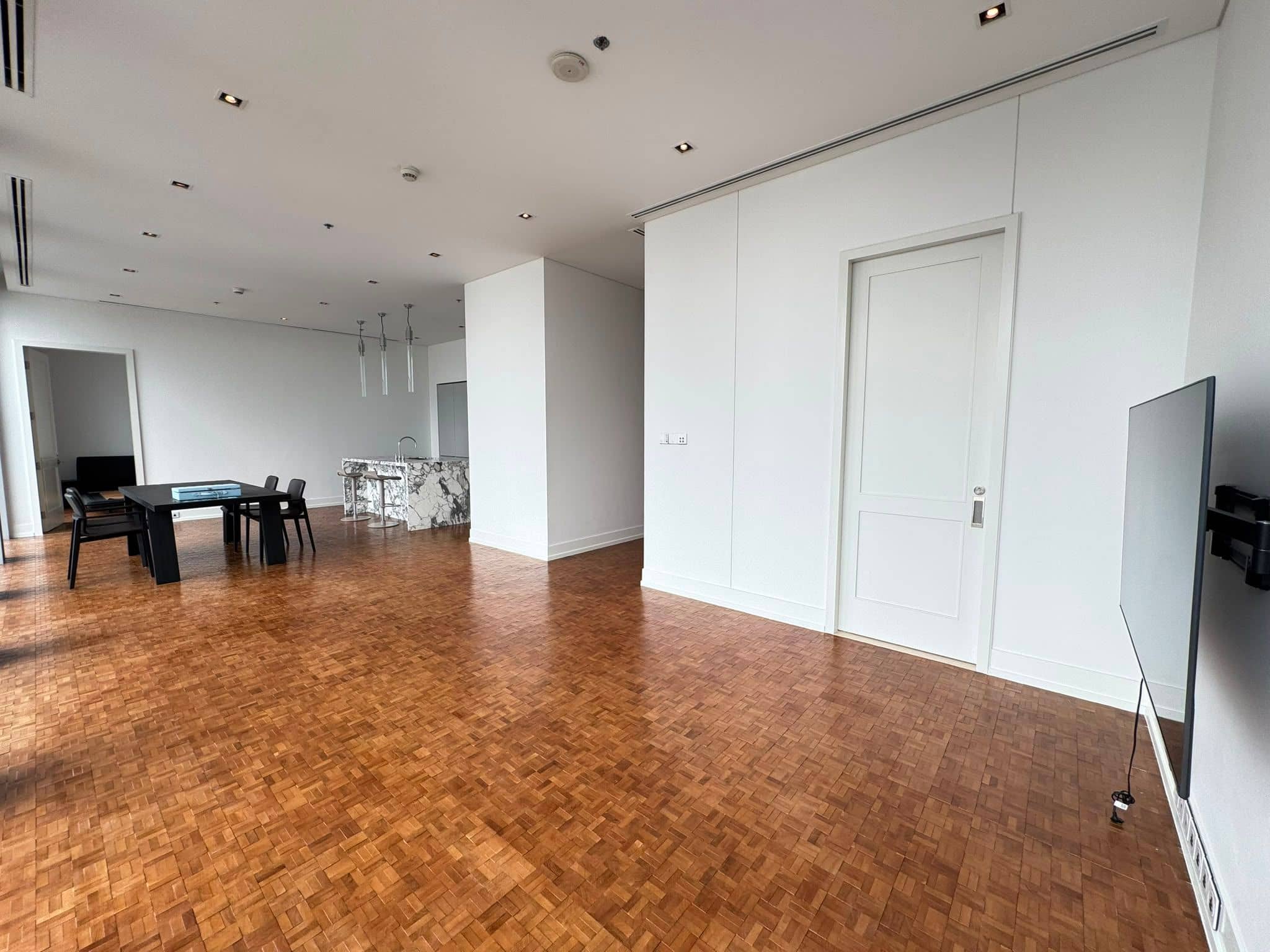 The Ritz-Carlton Residences Bangkok, unit published on the PropertyScout card
