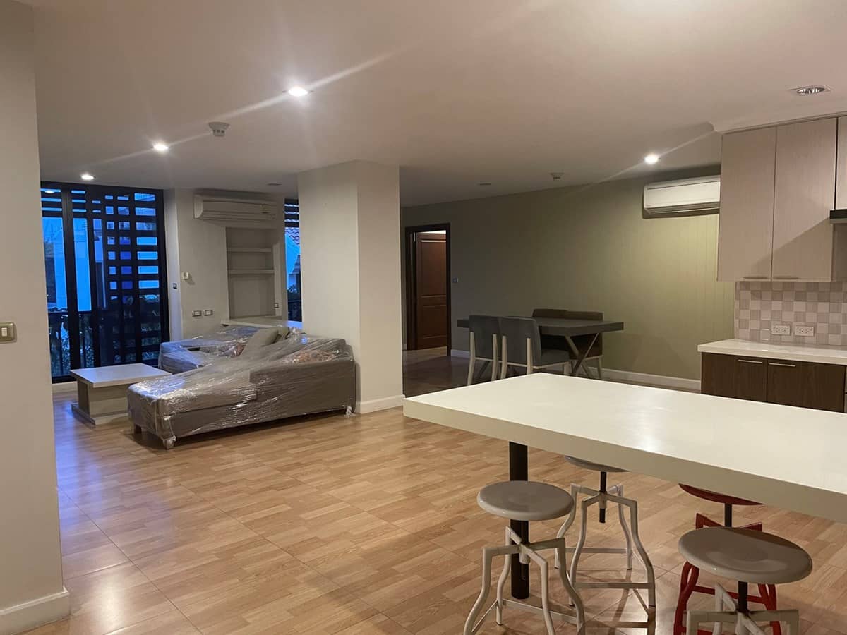 Cross Creek Condominium, living room published on the PropertyScout card