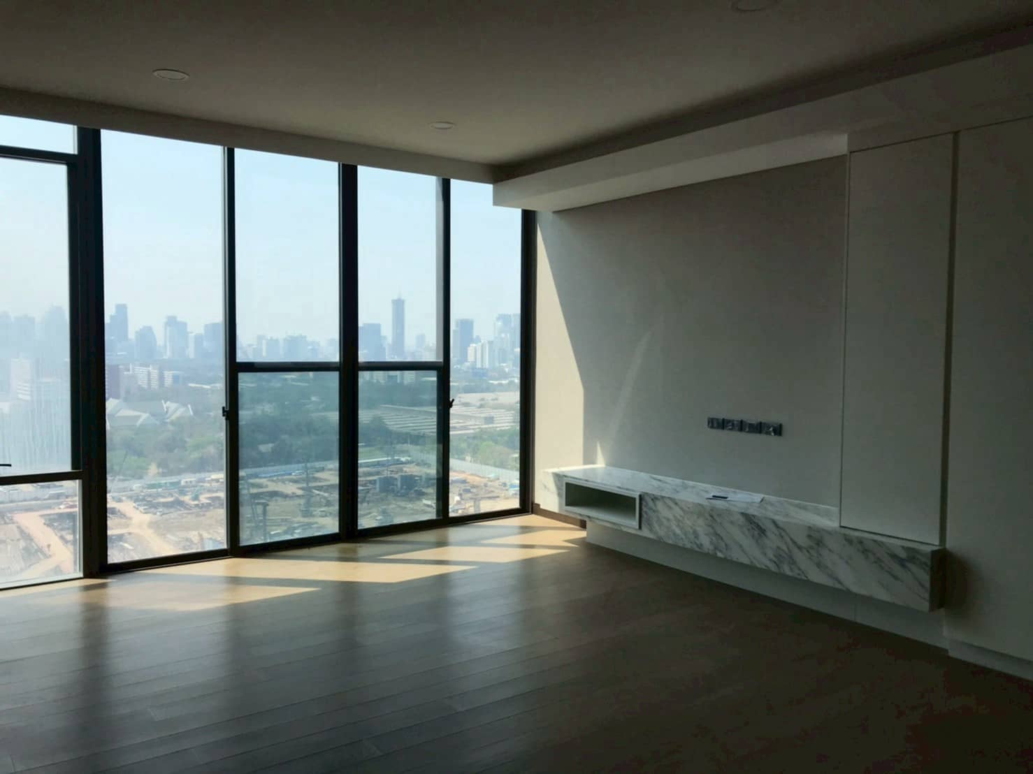Siamese Exclusive Queens, living room published on the PropertyScout card