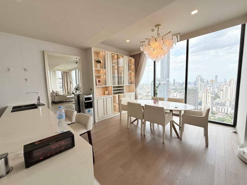 Celes Asoke, living room published on the PropertyScout card