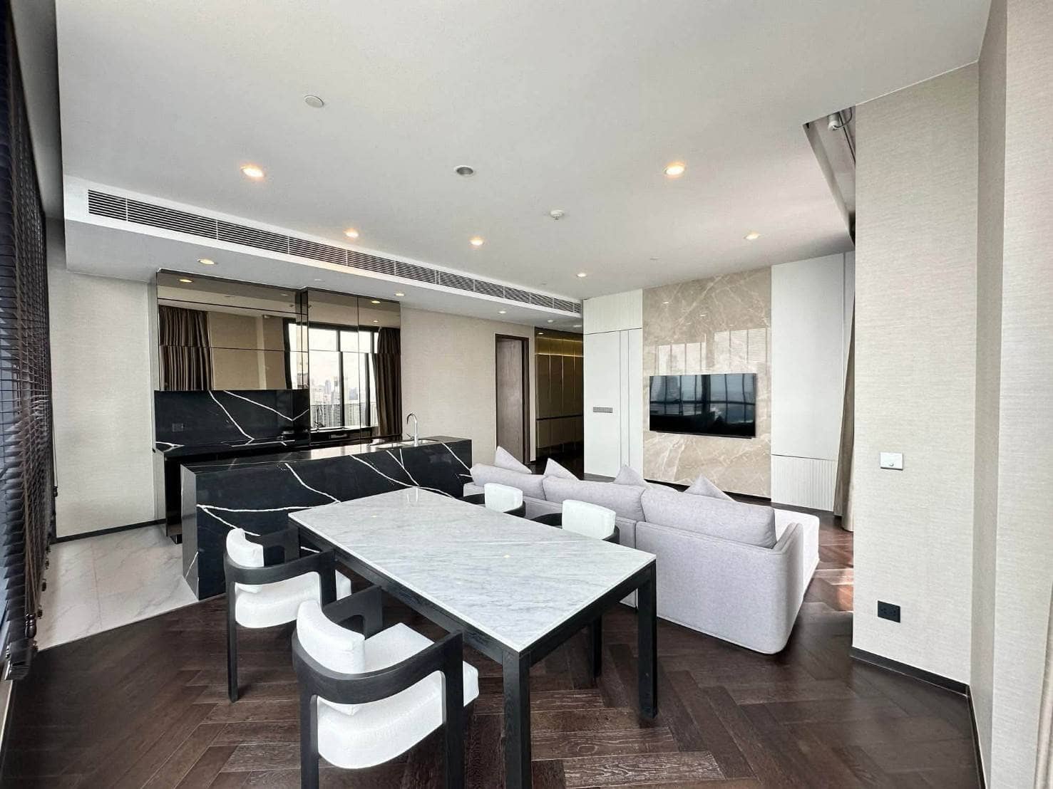The Esse Sukhumvit 36, living room published on the PropertyScout card