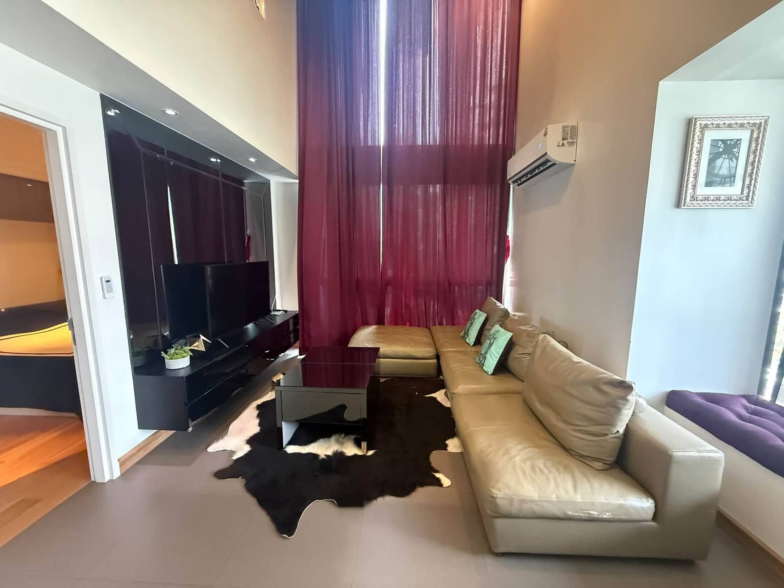 Down Town 49, living room published on the PropertyScout card