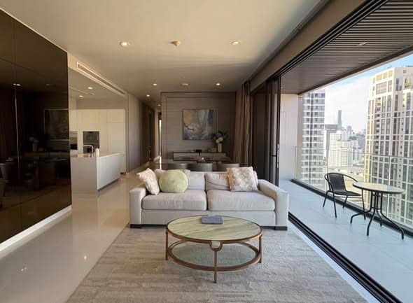 Vittorio Sukhumvit 39, living room published on the PropertyScout card